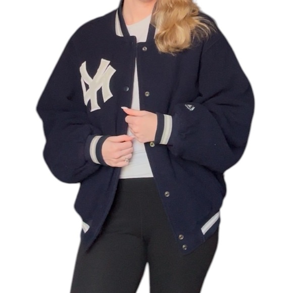 New York Yankees Varsity Jacket - Picture 12 of 15